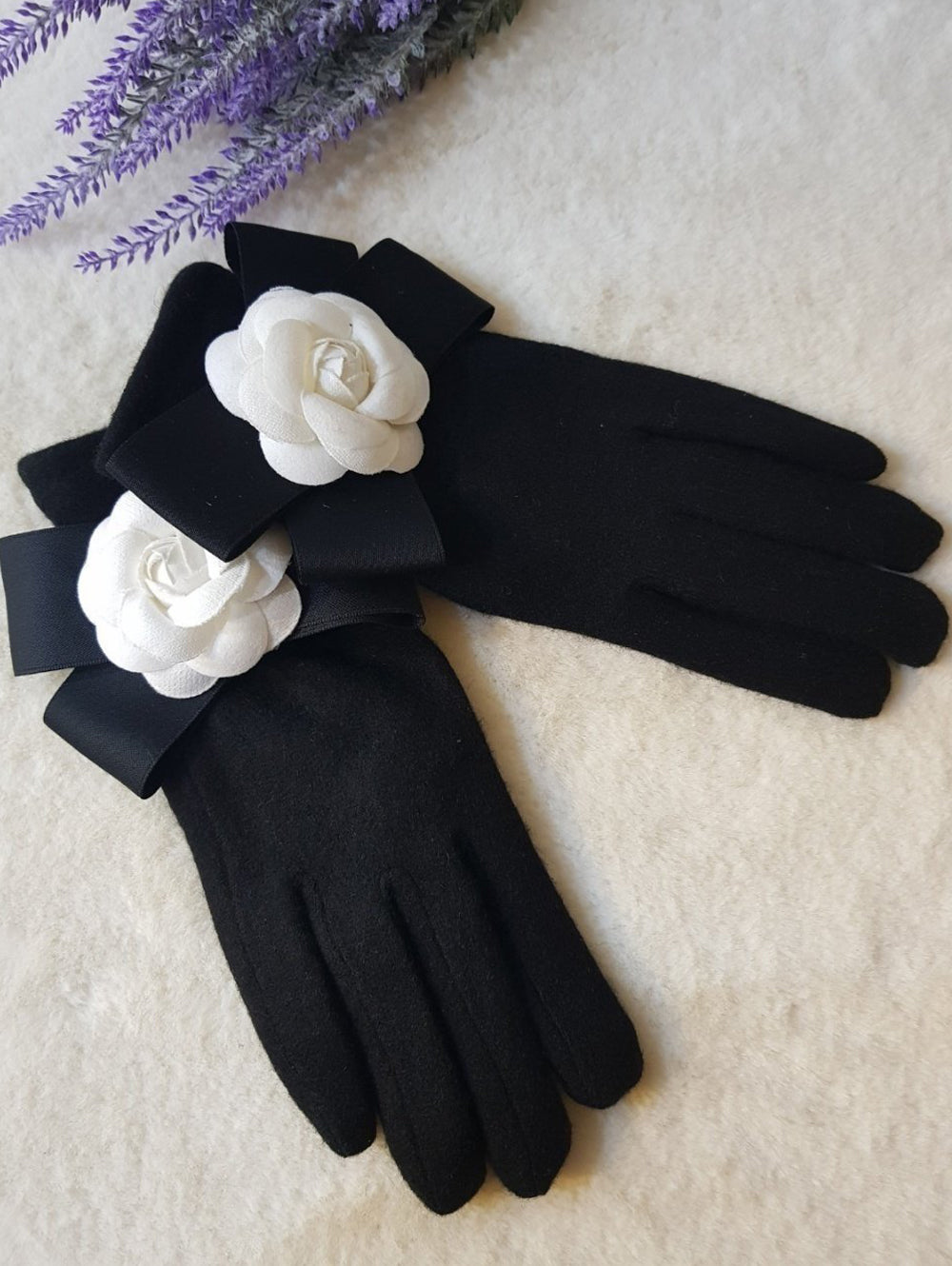 Camellia Ribbon Wool Gloves