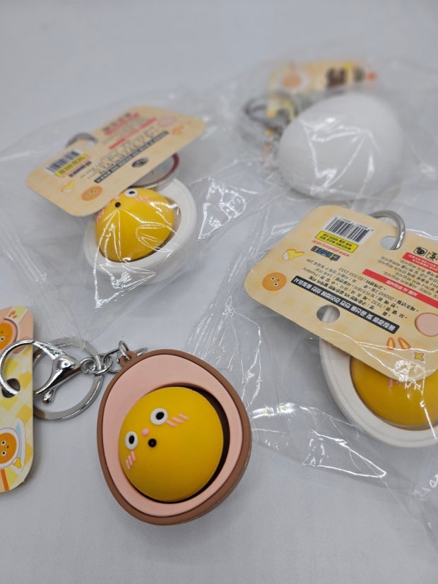 Boiled Egg vs Roasted Egg Clicker Key cap Keychain - Luckyplanetusa
