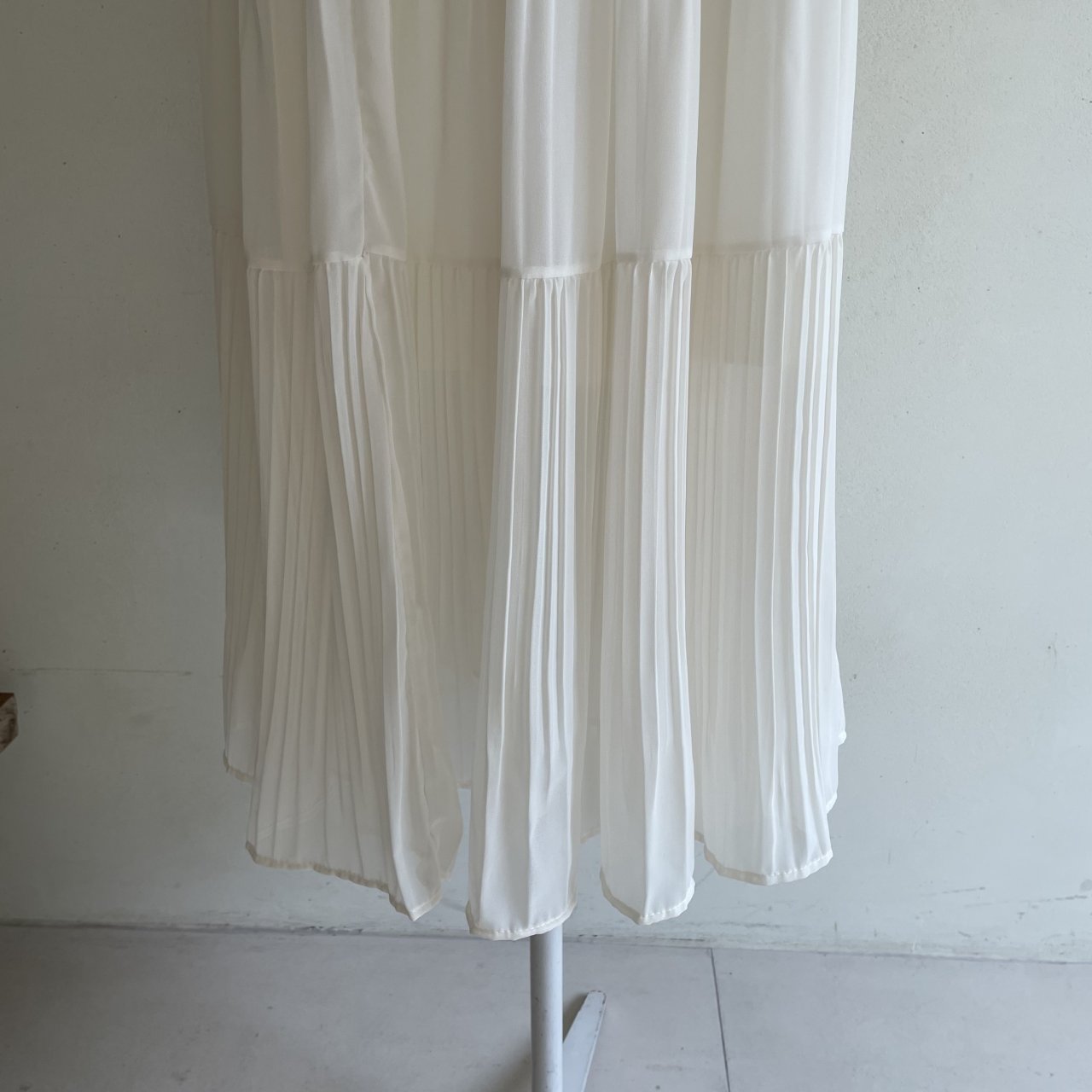 Soft Breeze Pleated Skirt Set - Luckyplanetusa