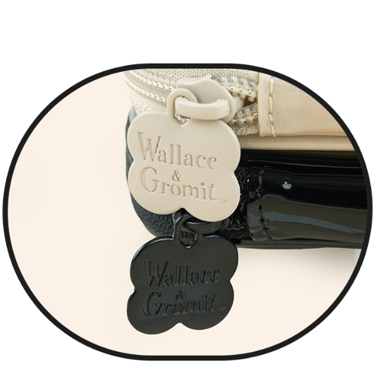 Wallace & Gromit PVC Multi Pouch – Gromit / Feathers McGraw