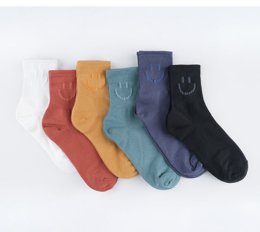 Smiley Emboss Crew Socks 5 Colors Cotton blend