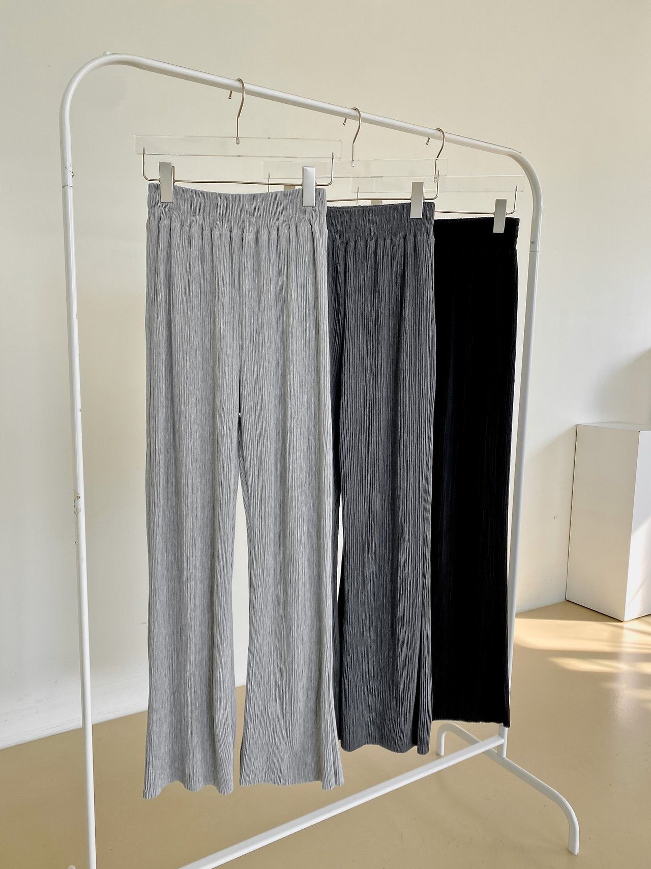 Soft Flow Pleated Wide Pants - Luckyplanetusa
