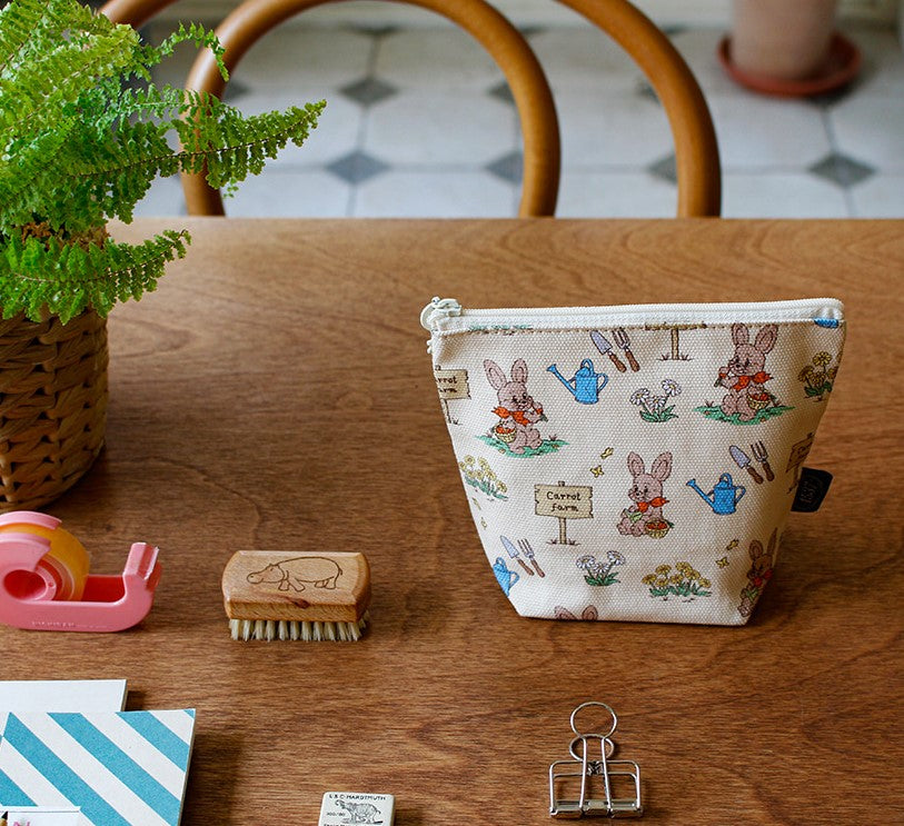 Canvas Adorable Pattern Stand Pouch/ Makeup Pouches Purse