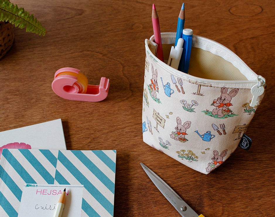 Canvas Adorable Pattern Stand Pouch/ Makeup Pouches Purse