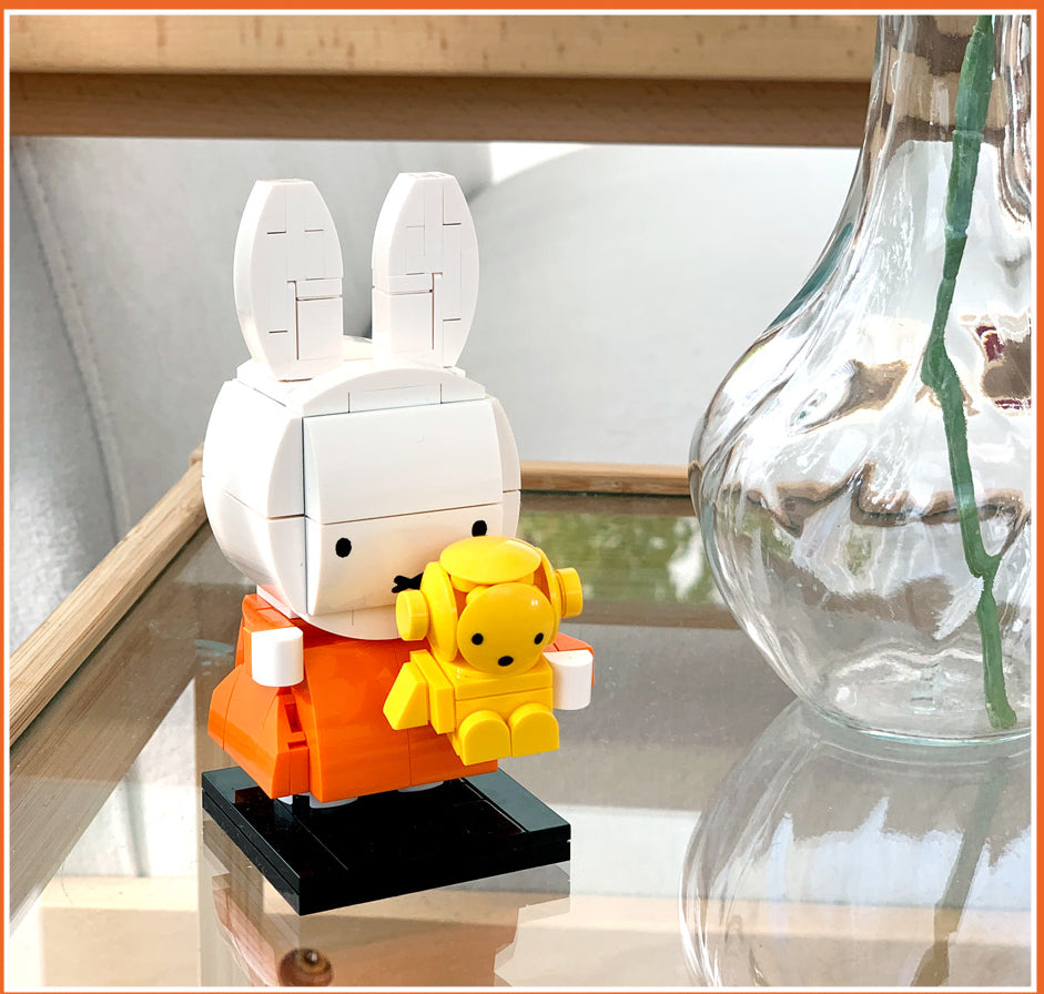COCOTI Miffy Brick Figure with Teddy – Mini Block Set