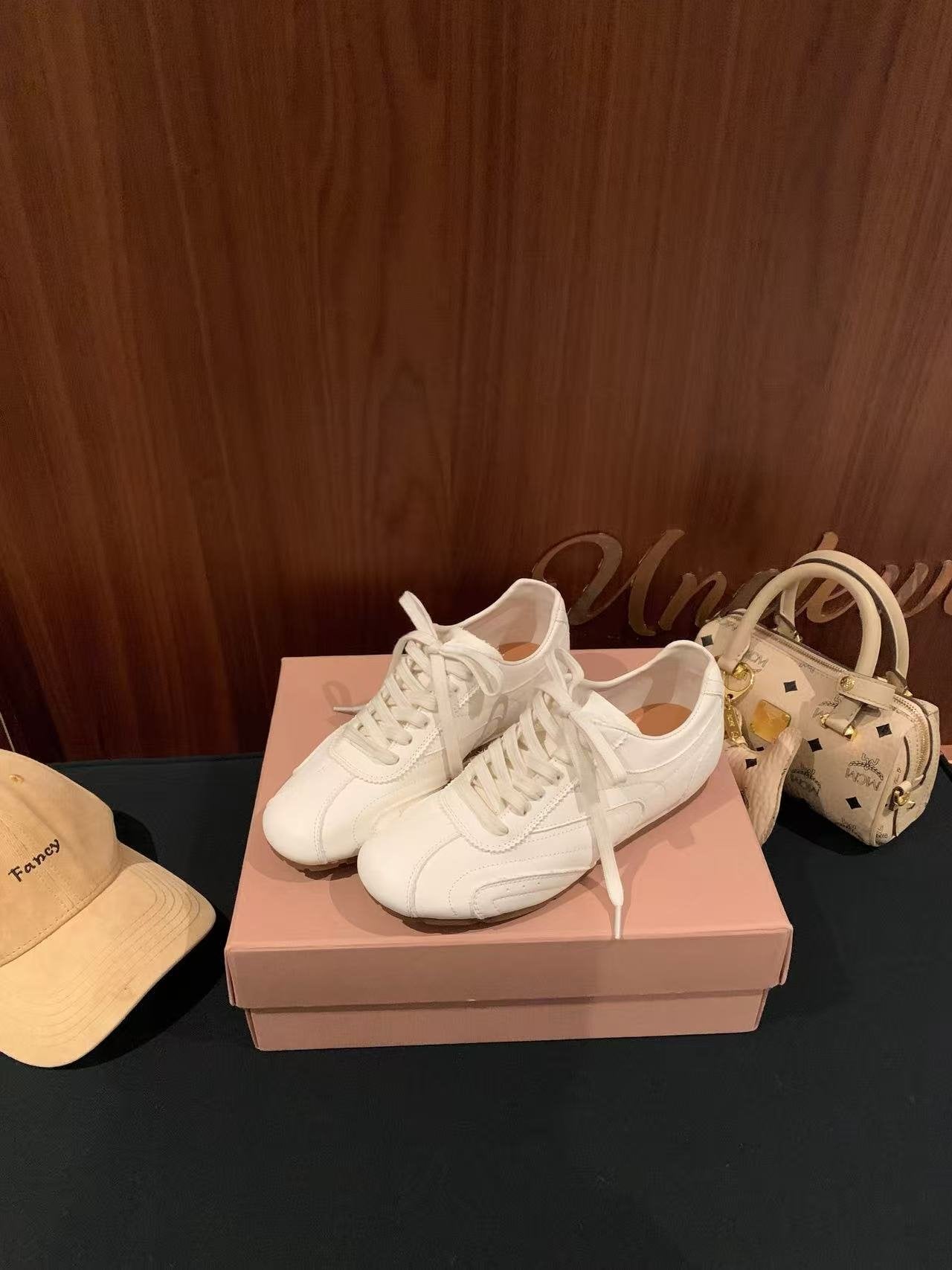 Everyday Retro Leather Sneakers – Soft Comfort Fit