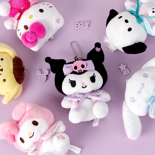 Sanrio Limited Cape Shawl Edition Cinnamoroll, Kuromi, Pochcco, My Melody Key Chain, Bag Charm