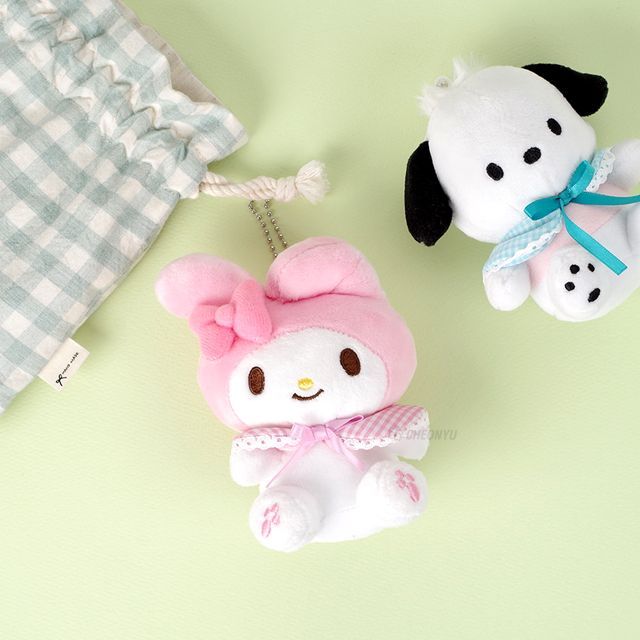 Sanrio Limited Cape Shawl Edition Cinnamoroll, Kuromi, Pochcco, My Melody Key Chain, Bag Charm
