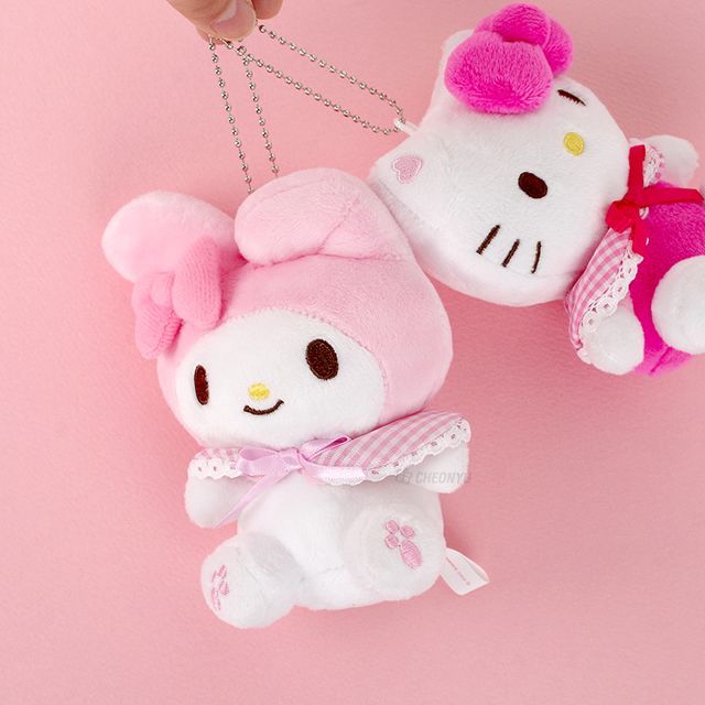 Sanrio Limited Cape Shawl Edition Cinnamoroll, Kuromi, Pochcco, My Melody Key Chain, Bag Charm