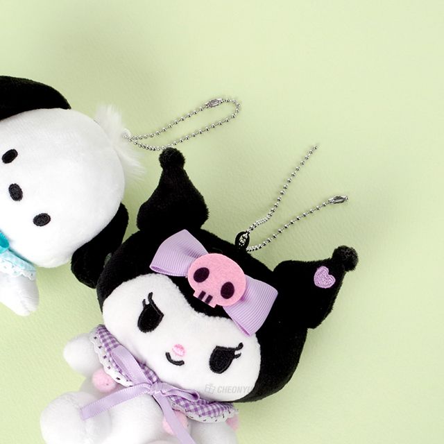 Sanrio Limited Cape Shawl Edition Cinnamoroll, Kuromi, Pochcco, My Melody Key Chain, Bag Charm
