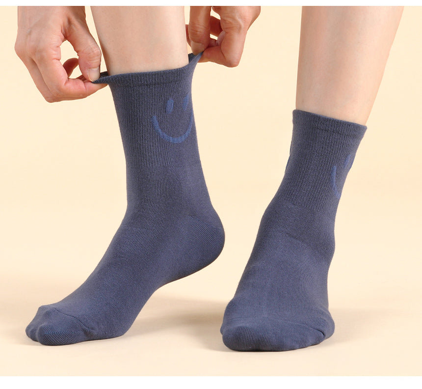 Smiley Emboss Crew Socks 5 Colors Cotton blend