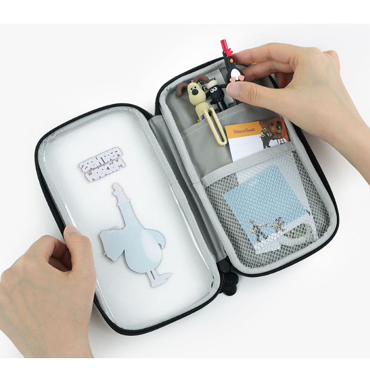 Wallace & Gromit PVC Multi Pouch – Gromit / Feathers McGraw