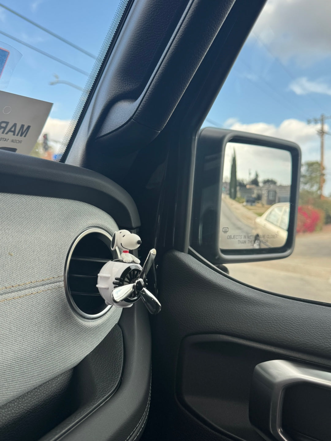 Peanuts Snoopy Car Diffuser Air Freshener Propeller Design