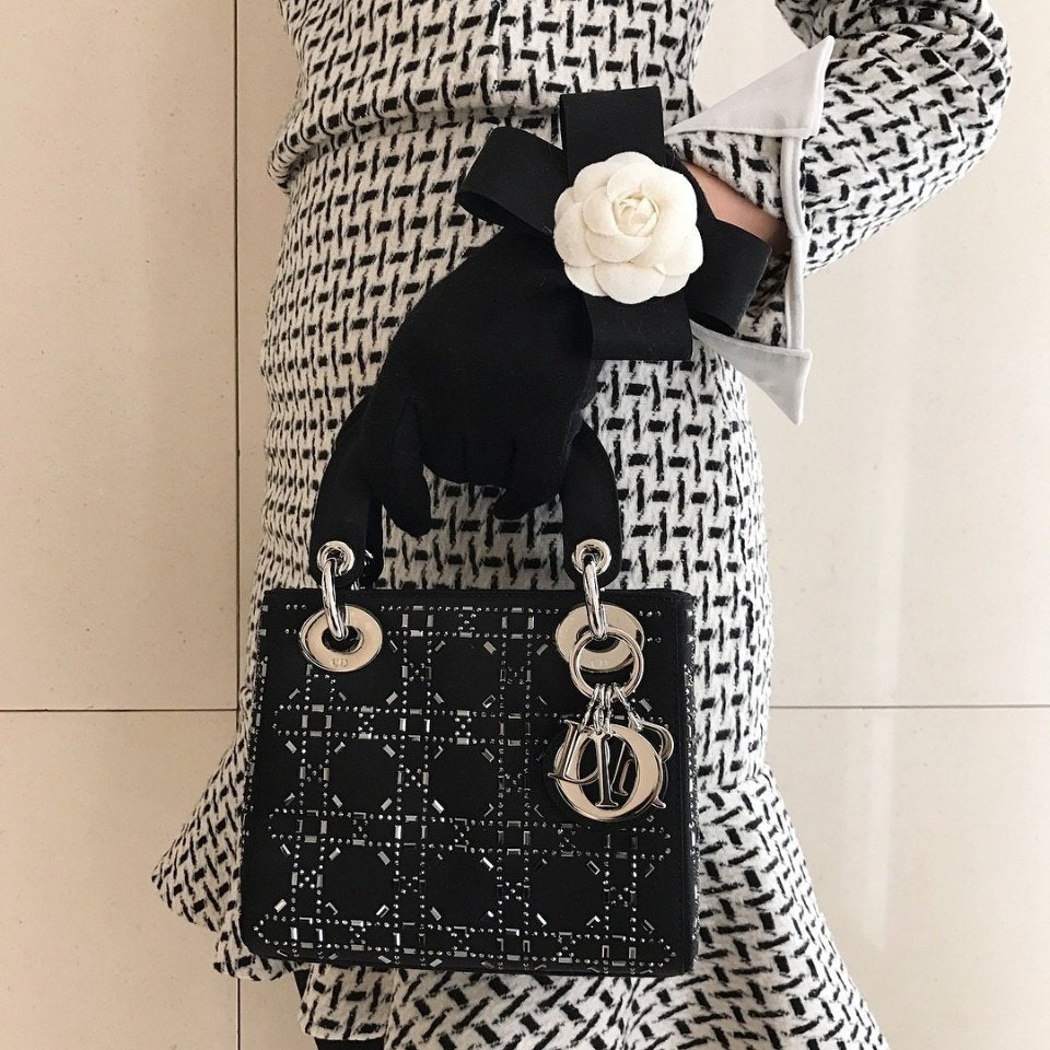 Camellia Ribbon Wool Gloves