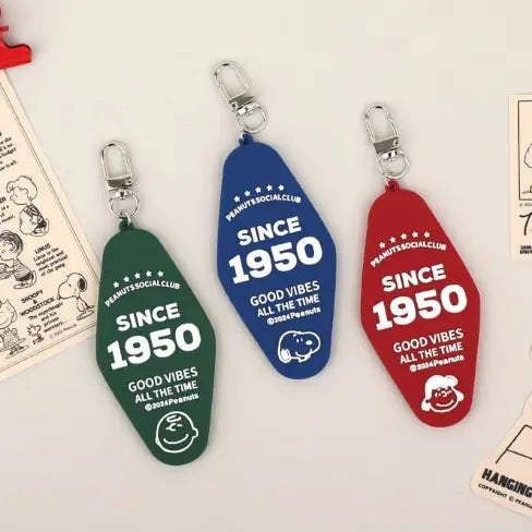 Peanuts 75th Anniversary Vintage Motel Mirror Keychain