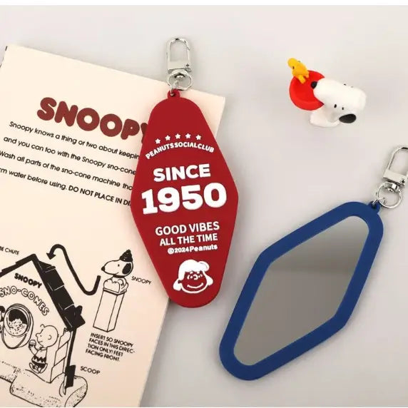 Peanuts 75th Anniversary Vintage Motel Mirror Keychain