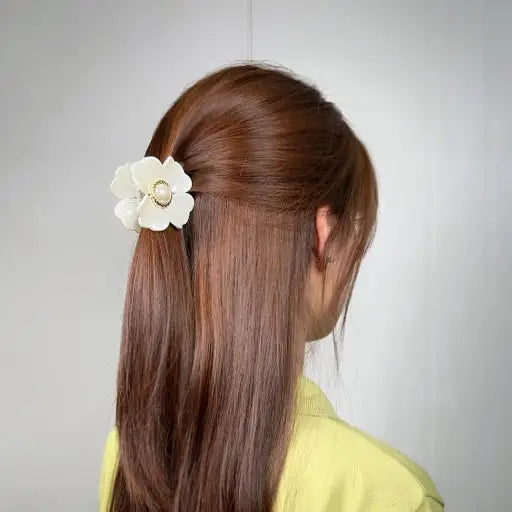 [SALE] Glossy Flower Hair Claw Clip with Pearl  – Elegant