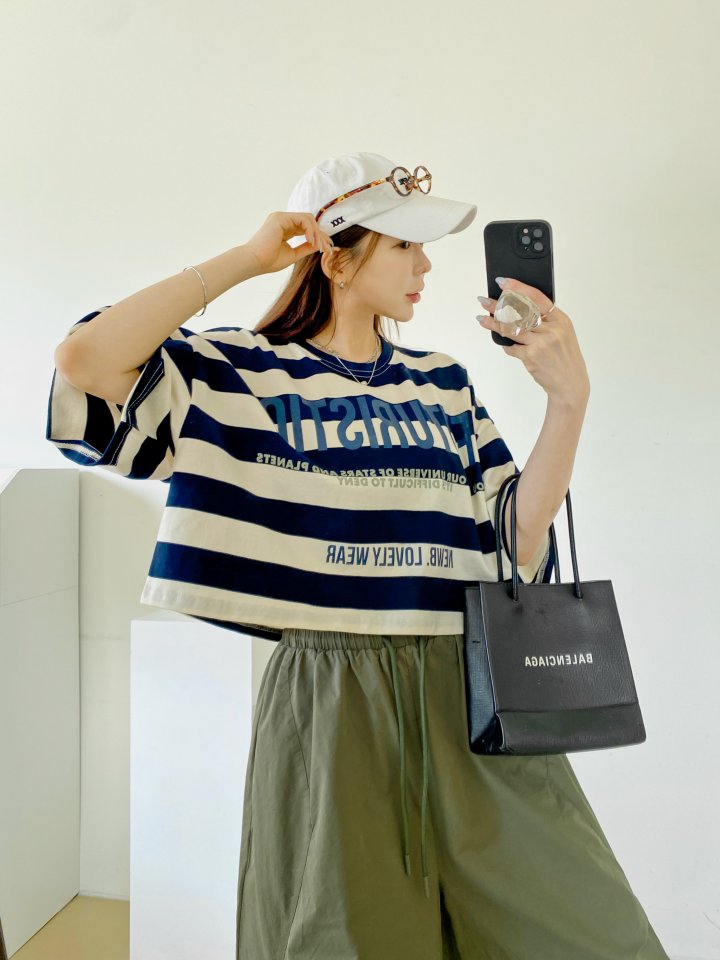 Futuristic Orbit Striped Crop Tee - Luckyplanetusa