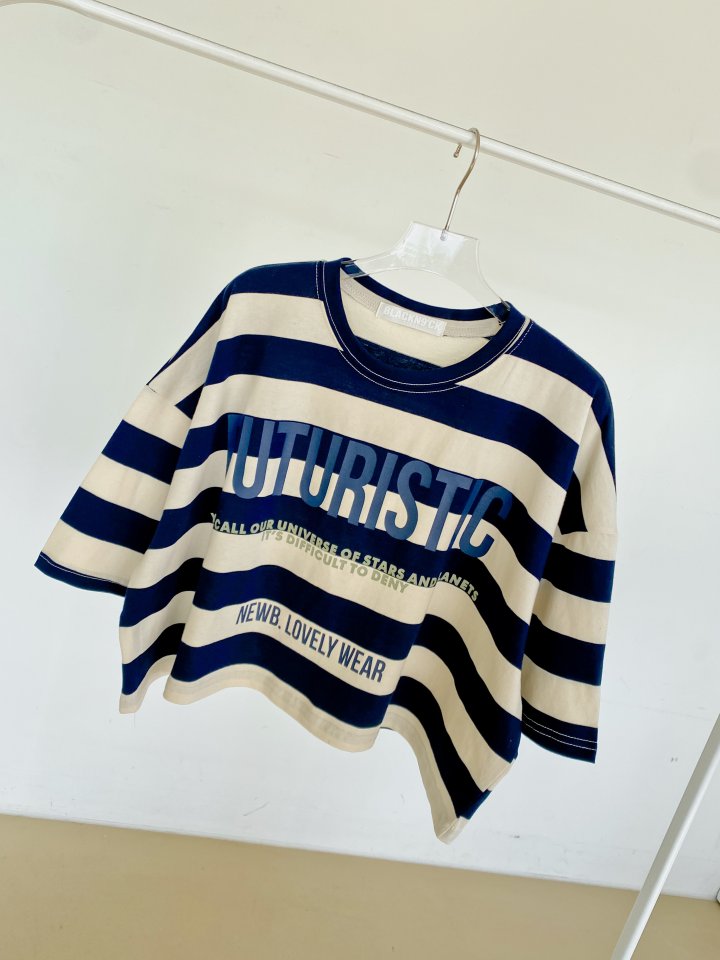 Futuristic Orbit Striped Crop Tee - Luckyplanetusa