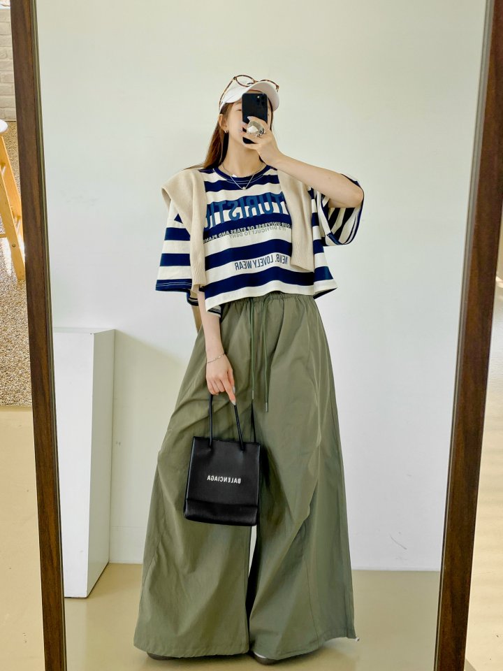 Futuristic Orbit Striped Crop Tee - Luckyplanetusa
