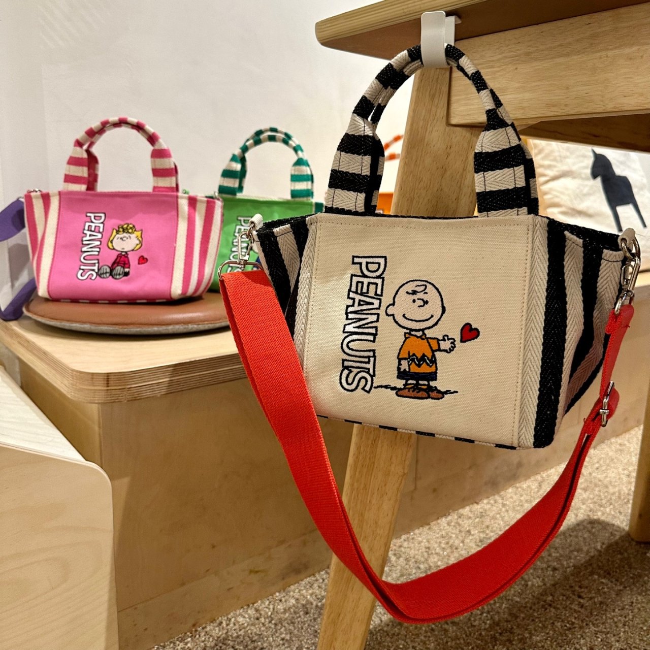 Snoopy Daily Crossbody Bag Tote Bag-Peanuts Premium Canvas Bags