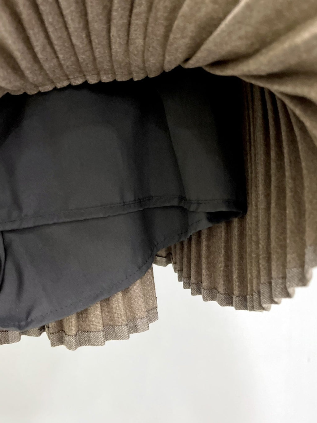 Two-Tier Pleated Wool Mini Skirt
