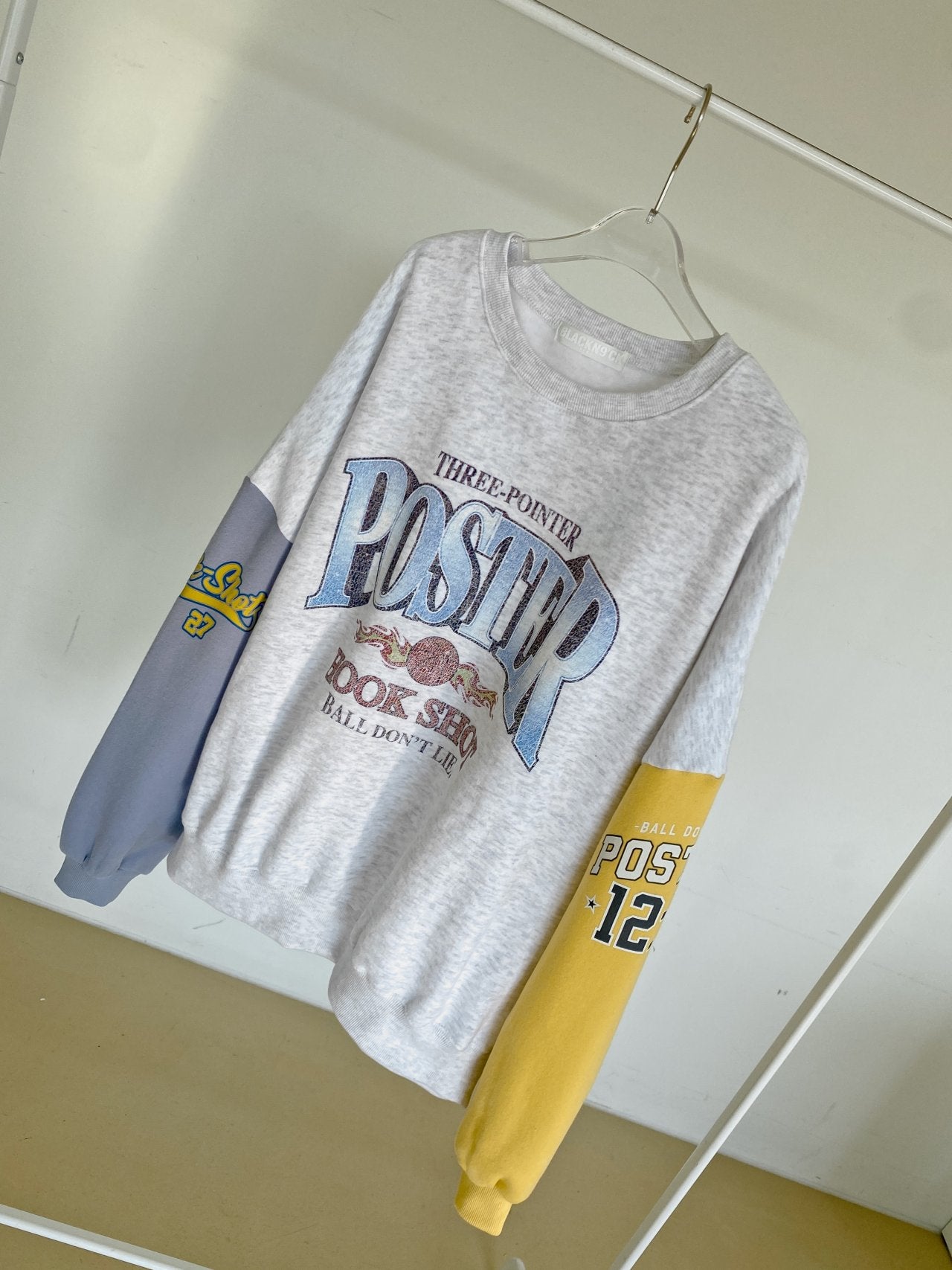 Poster Hook Shot Vintage Color-Block Sweatshirt