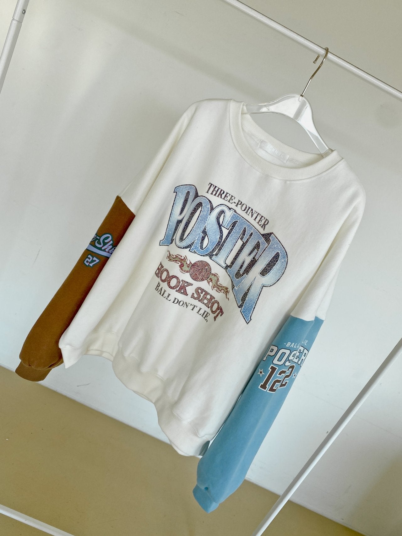 Poster Hook Shot Vintage Color-Block Sweatshirt