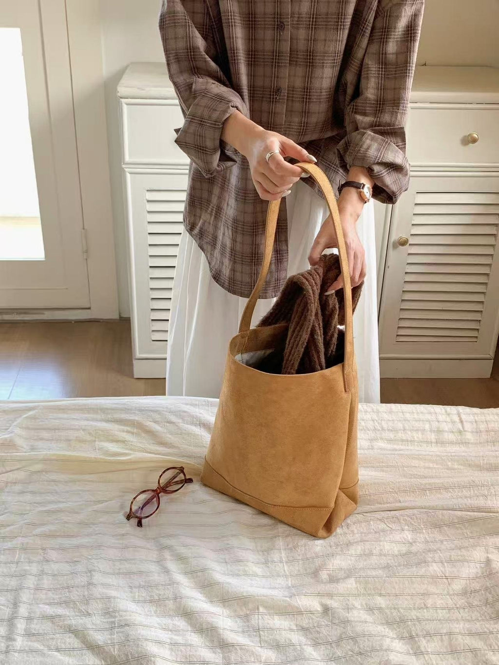 Mika Suede Daily Shoulder Bag