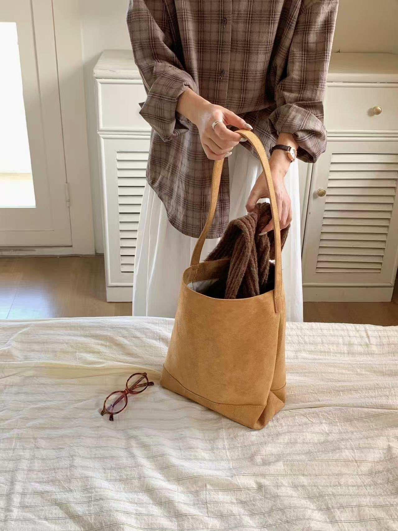 Mika Suede Daily Shoulder Bag