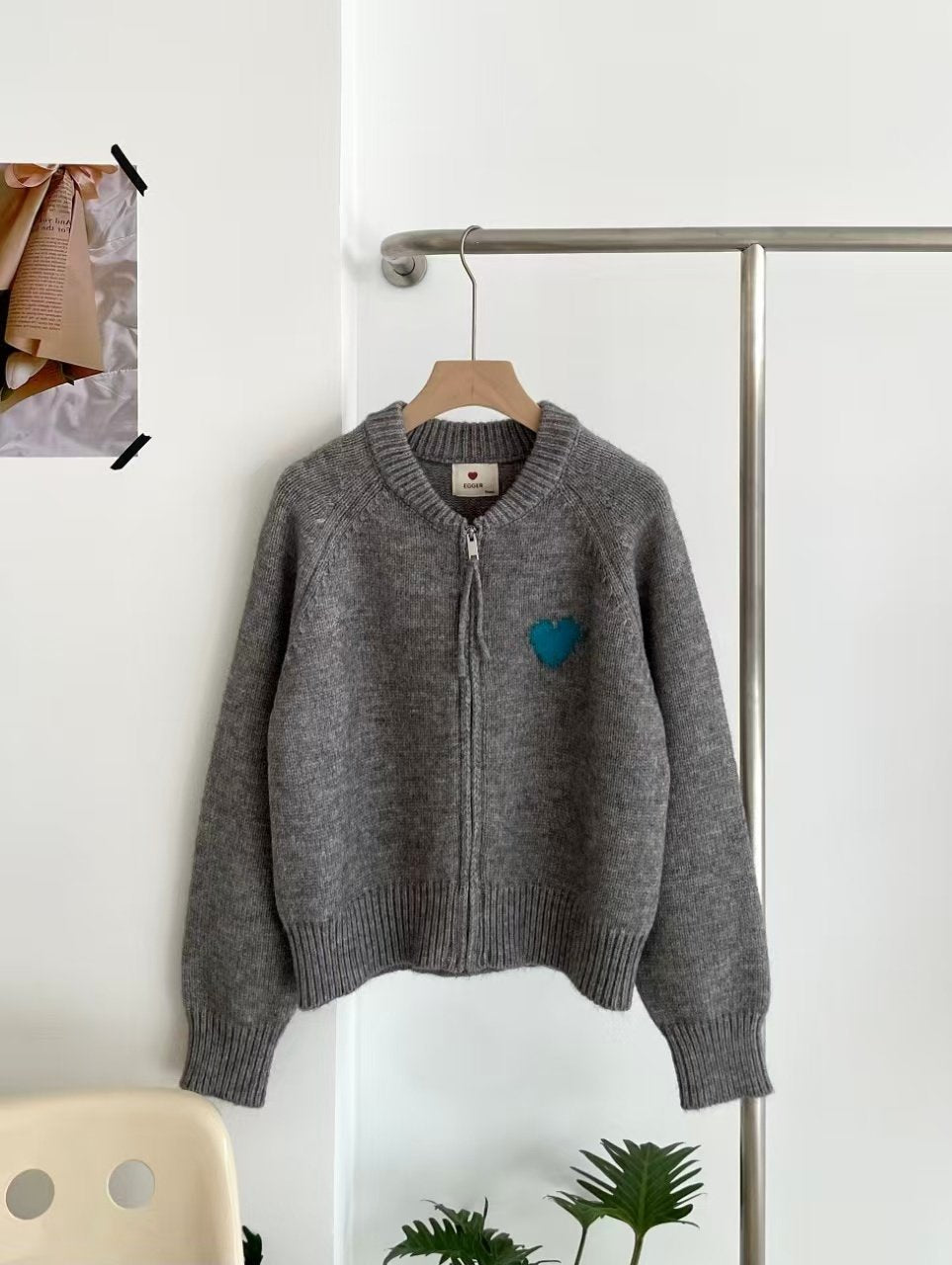 Heart Point Zip-Up Knit Cardigan (Navy / Grey)