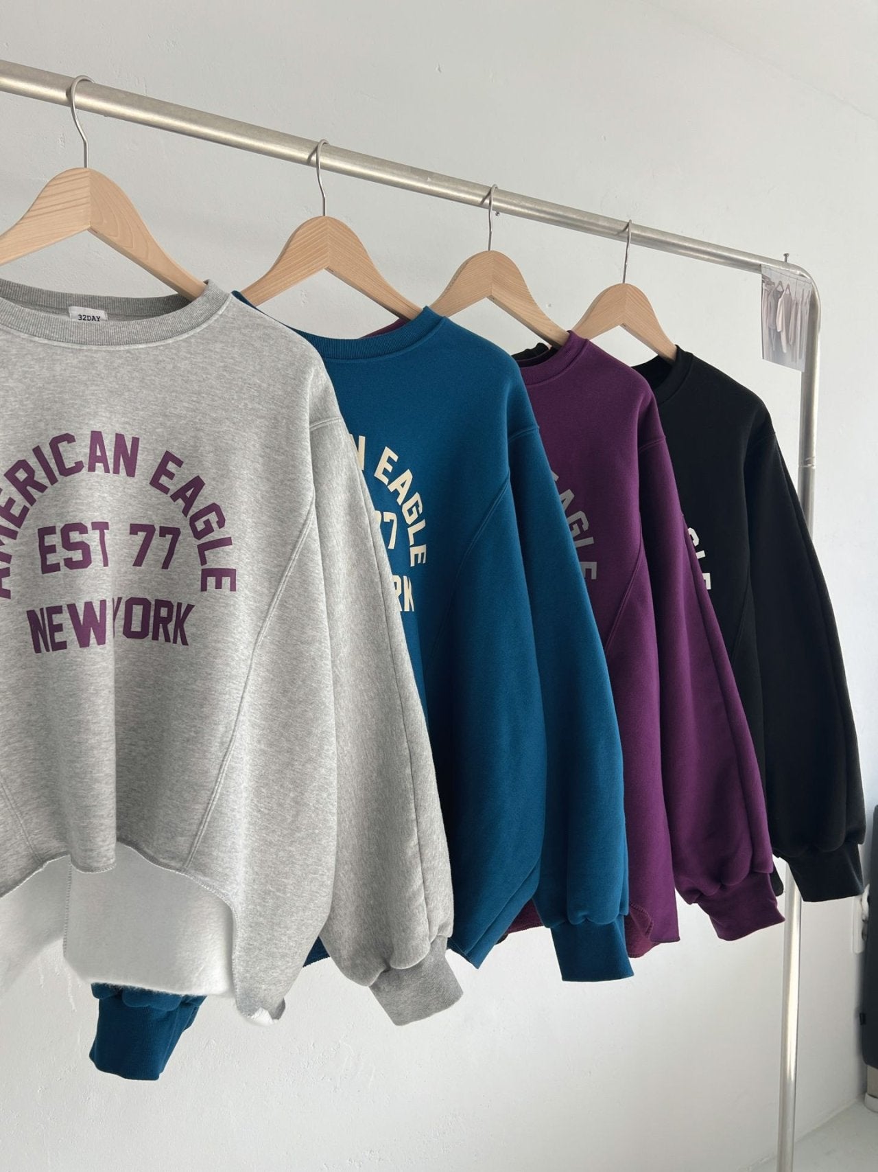 American Eagle ’77 Retro Cut Sweatshirt