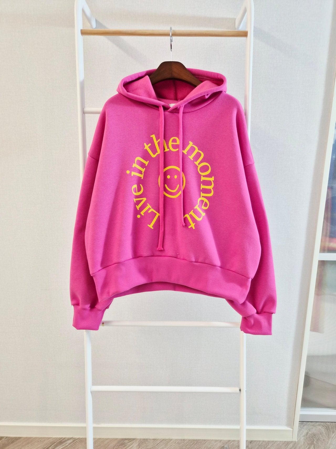 Live in the Moment Smiley Cropped Hoodie