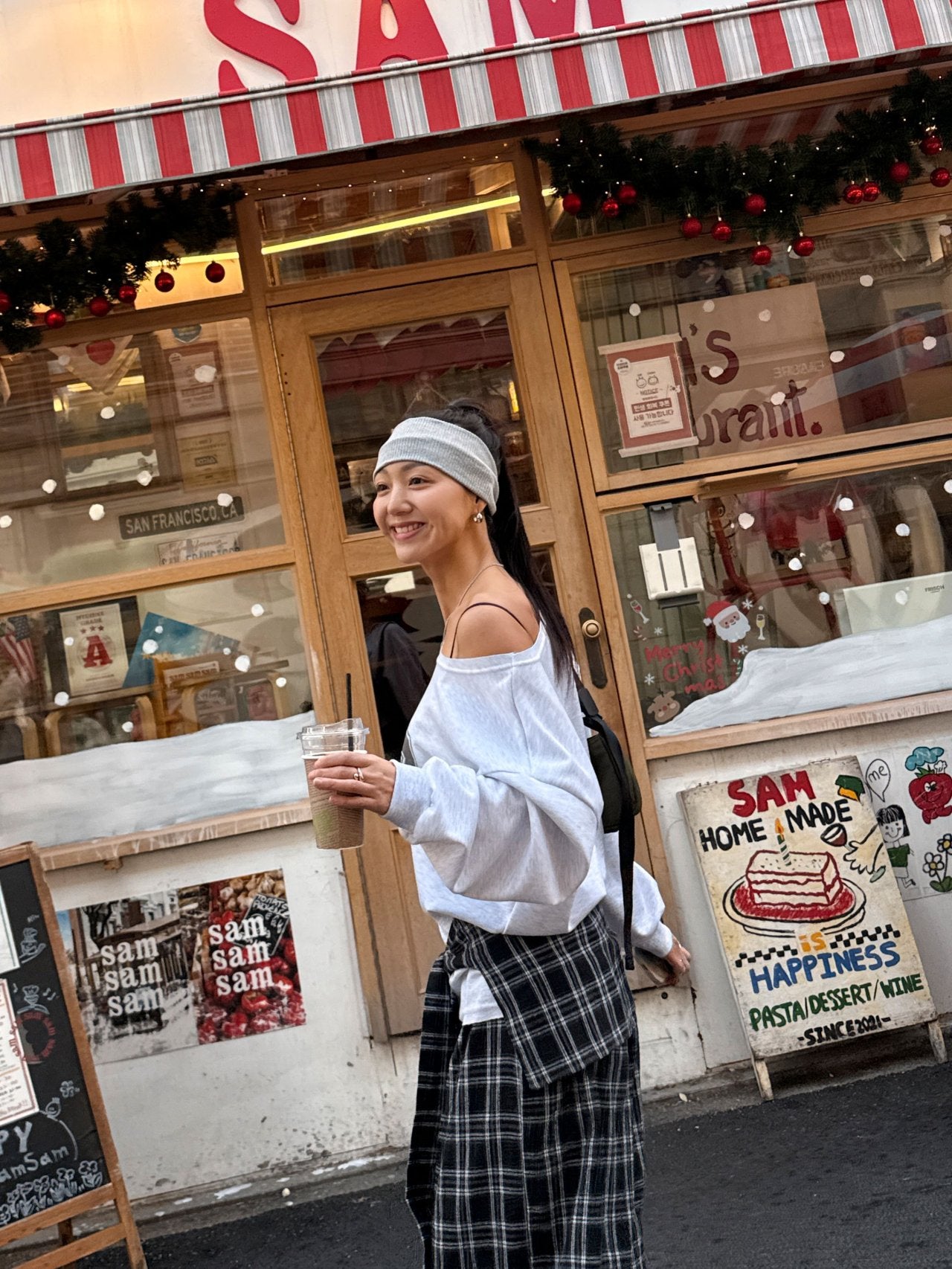 Star Number 38 Off-Shoulder Relax Tee Made in Korea