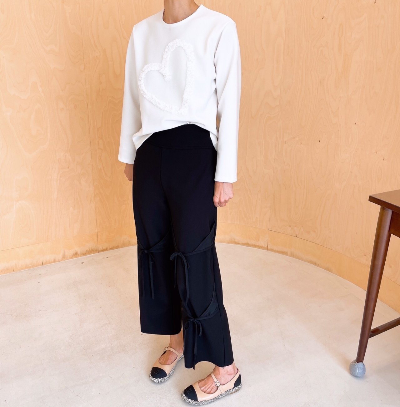 Ruffle Heart Appliqué Stretch Top (Made in Korea)