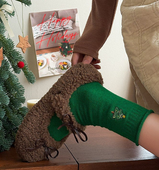 Holiday Cozy Embroidery Socks – 4-Pair Gift Box Set