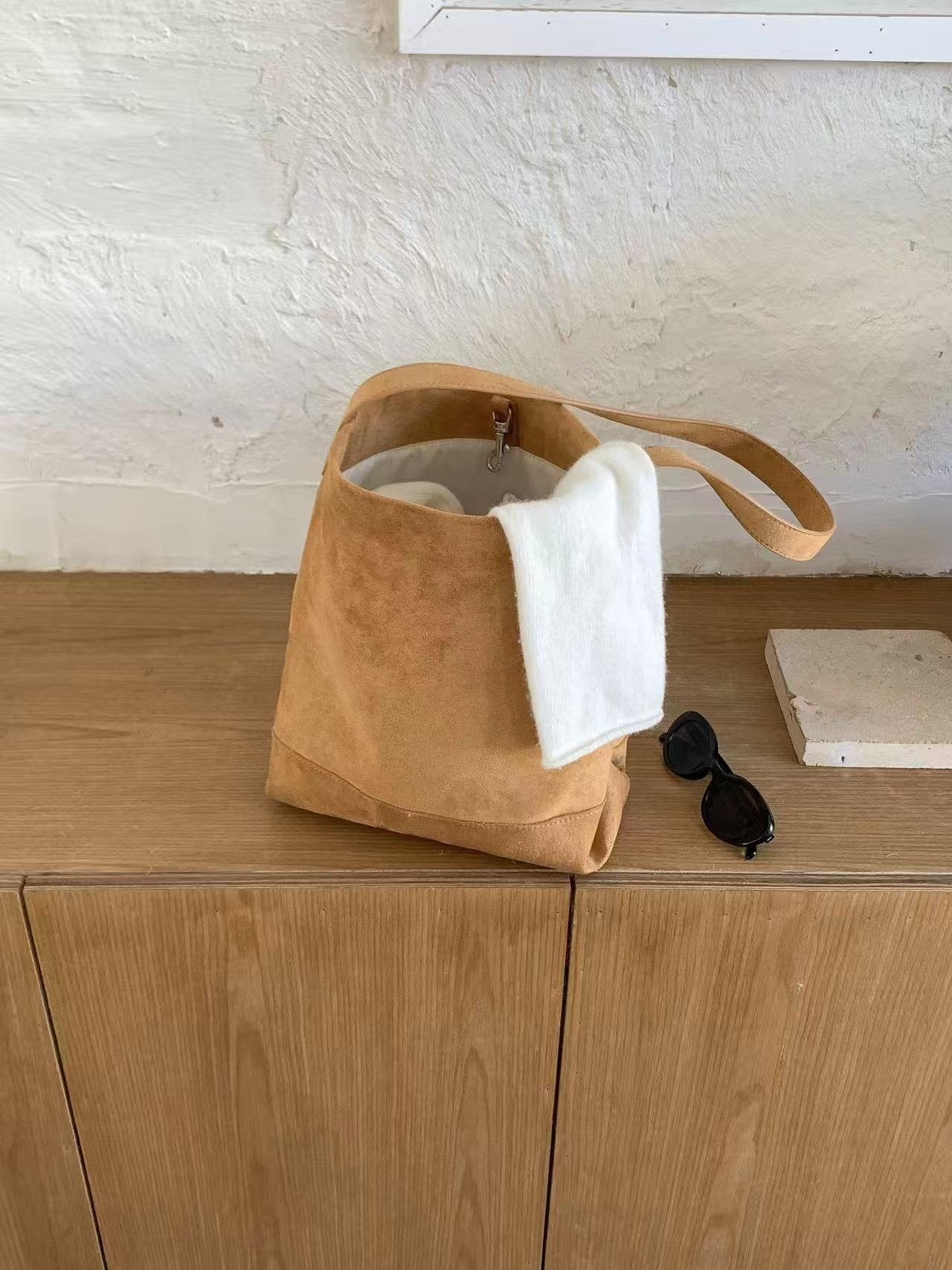 Mika Suede Daily Shoulder Bag