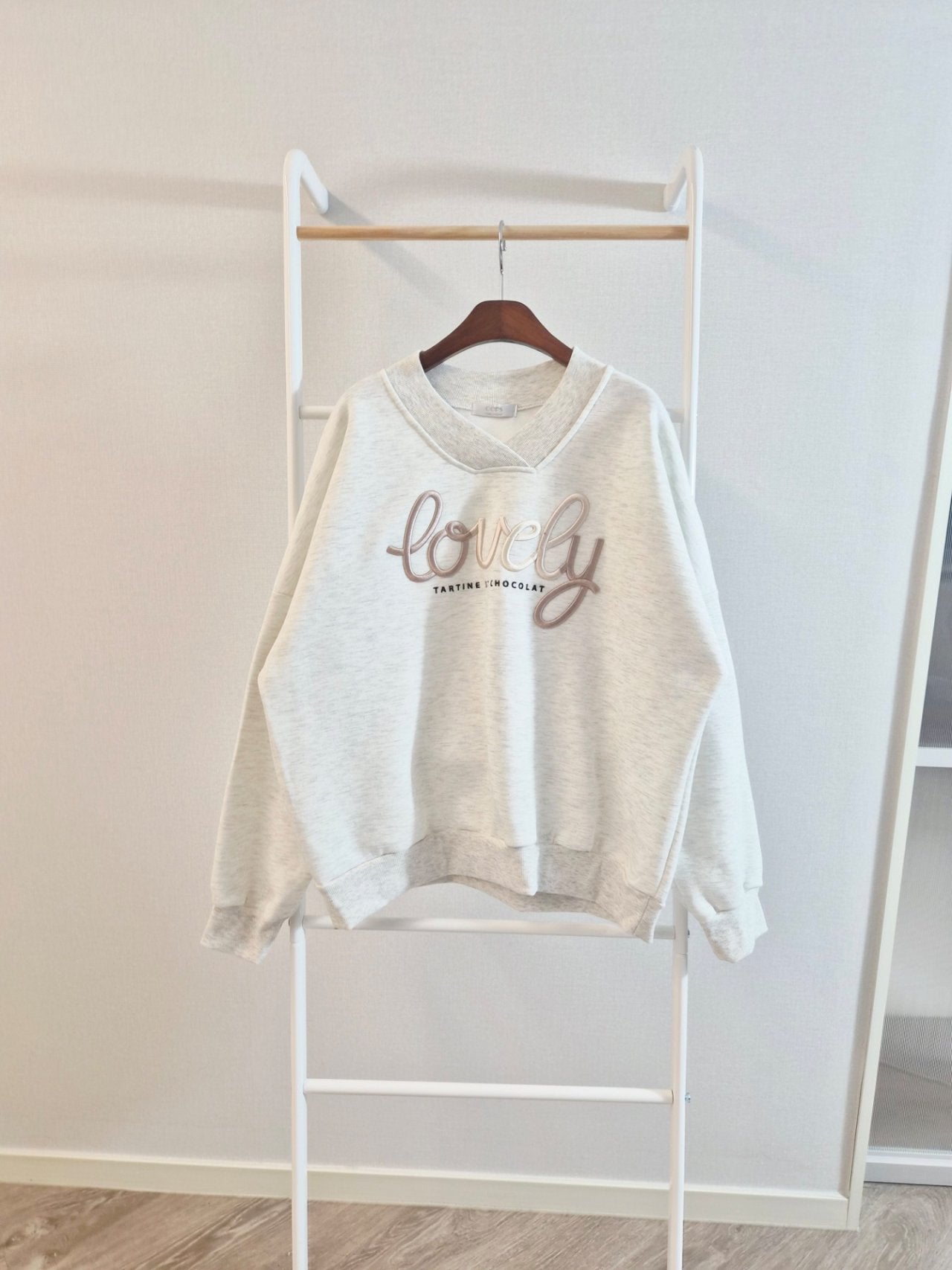 Lovely V-Neck Embroidered Sweatshirt – Made in Korea