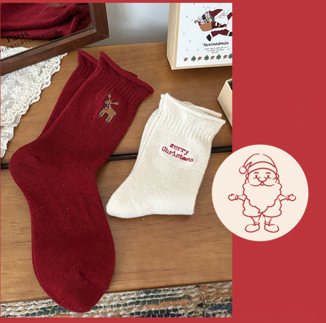 Holiday Cozy Embroidery Socks – 4-Pair Gift Box Set
