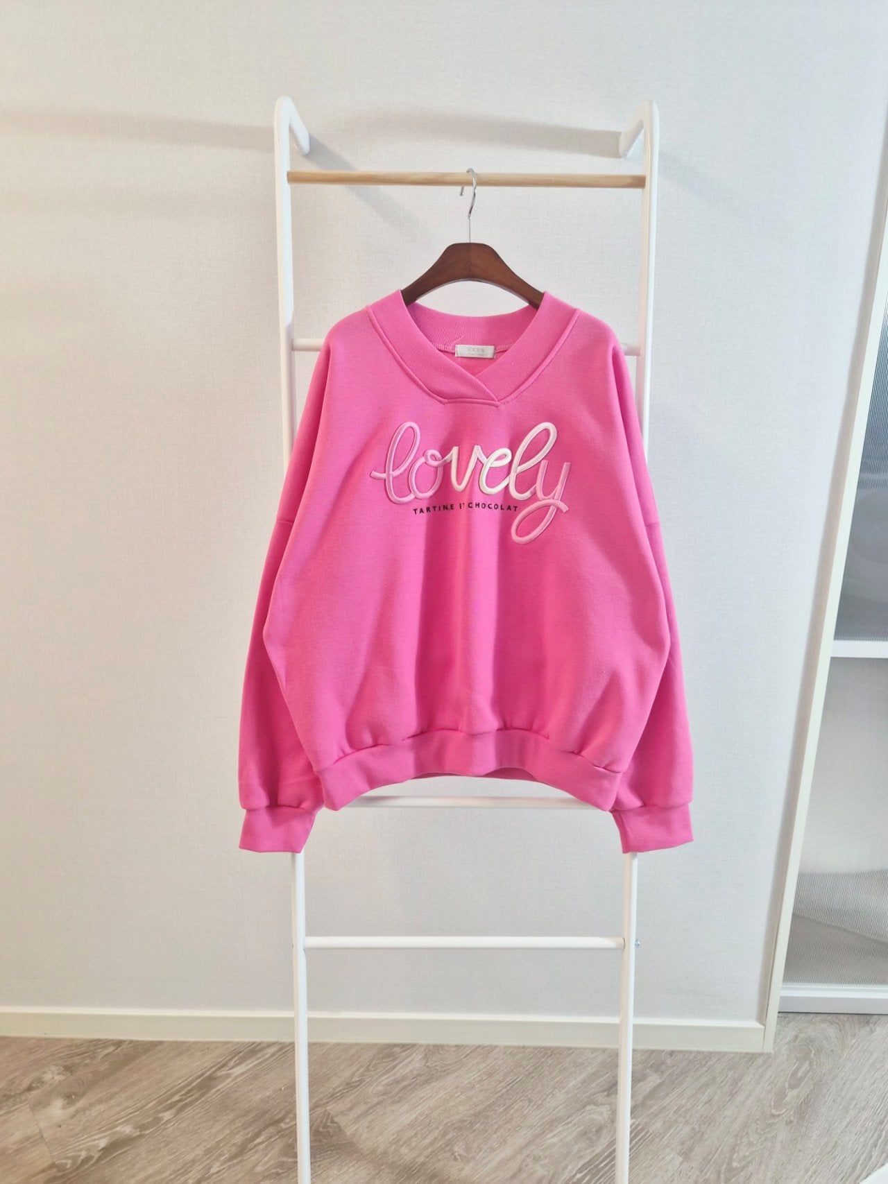 Lovely V-Neck Embroidered Sweatshirt – Made in Korea