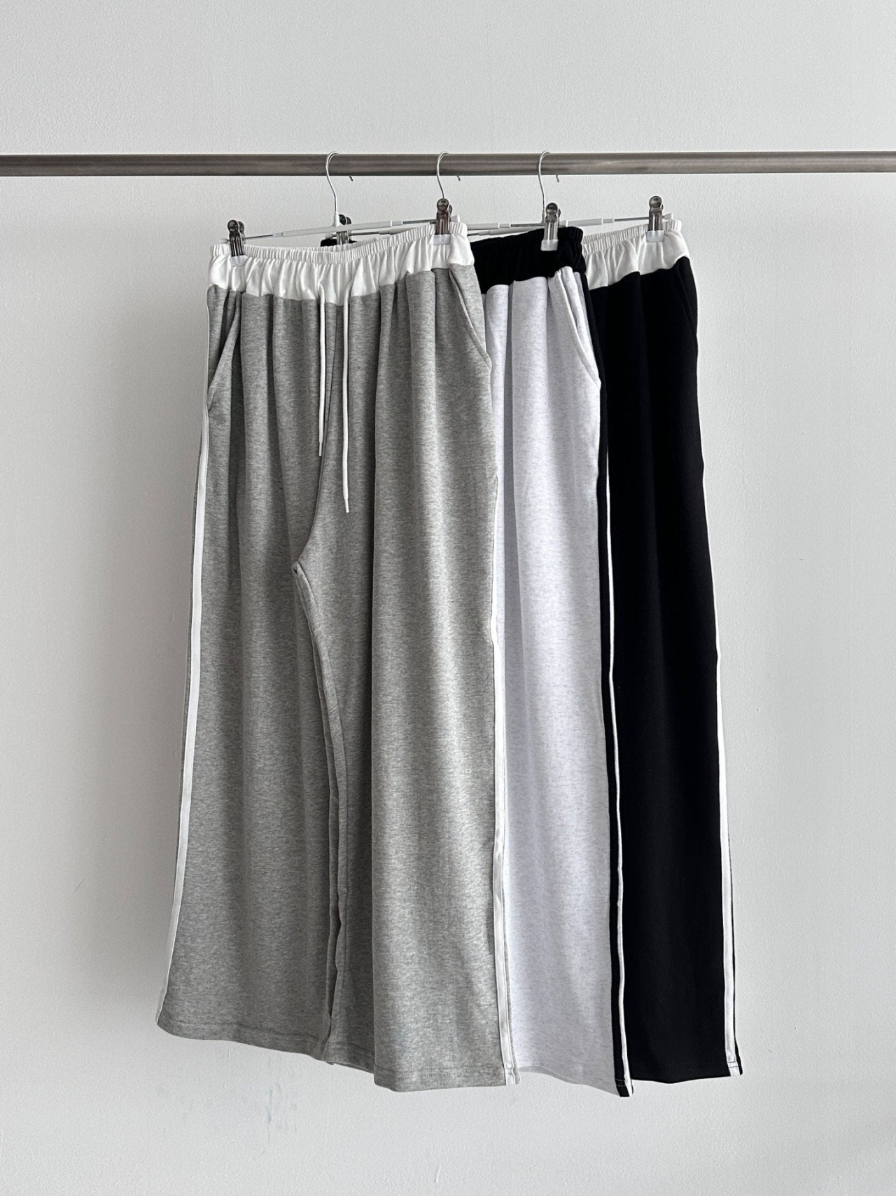 Dual Line Relaxed Wide Jogger Pants