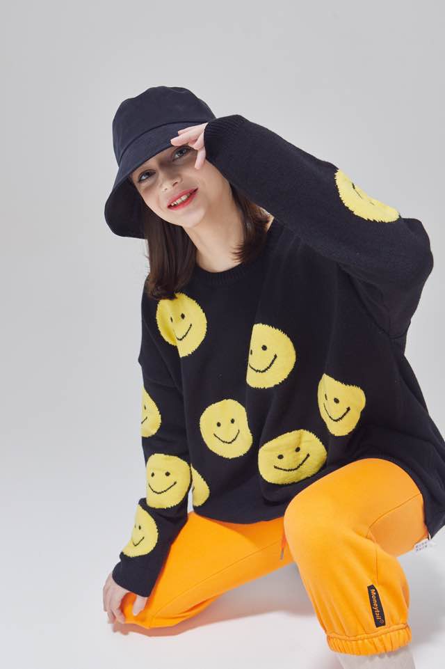 Smile All around Sweater - Luckyplanetusa