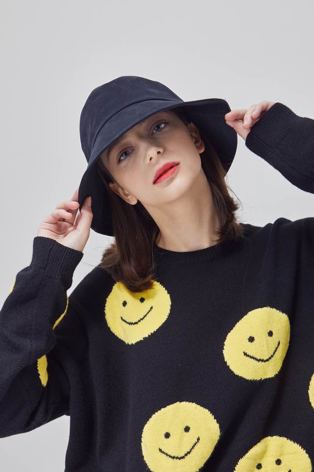 Smile All around Sweater - Luckyplanetusa