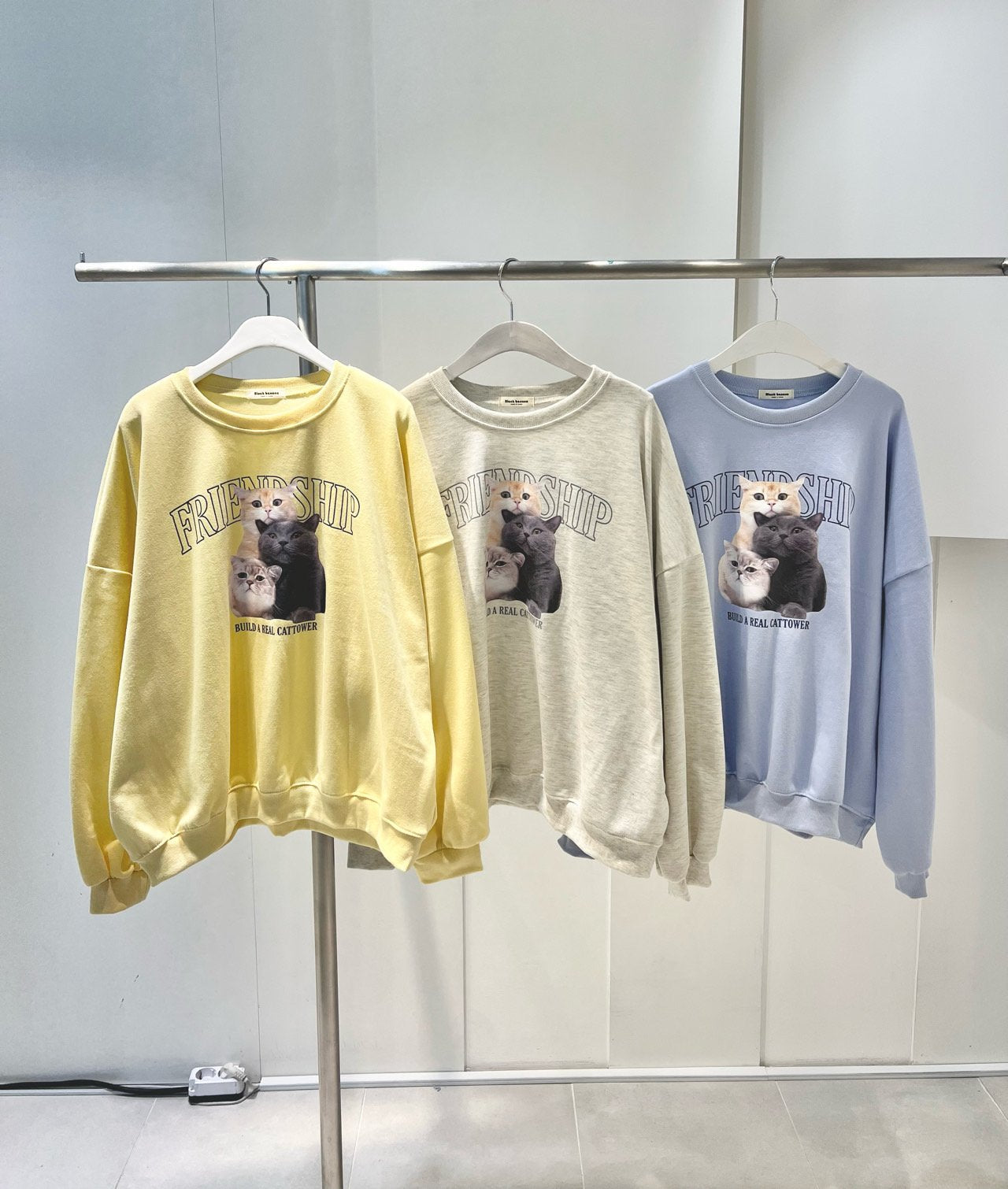 (NEW) Friendship with Cat Sweat shirts