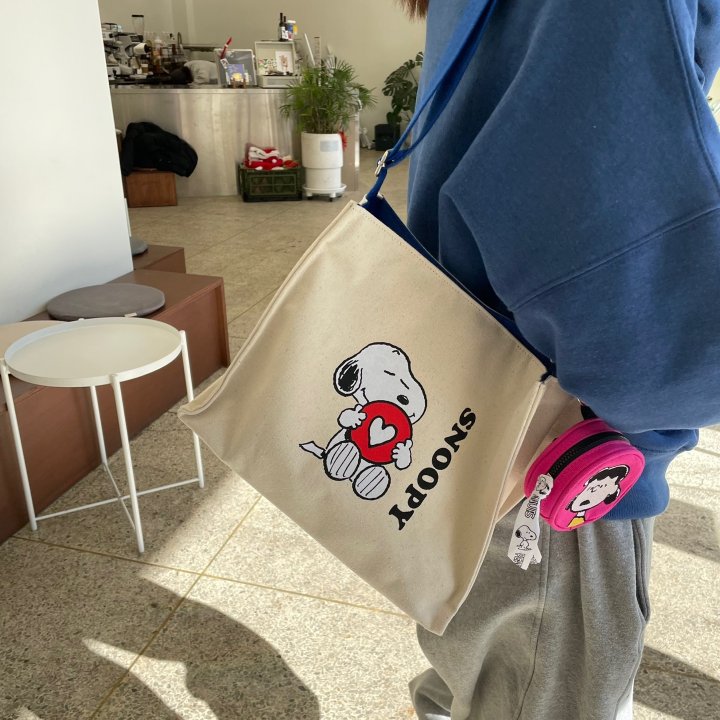 Snoopy Daily Canvas Shoulder/ Cross Bag- Peanuts Official